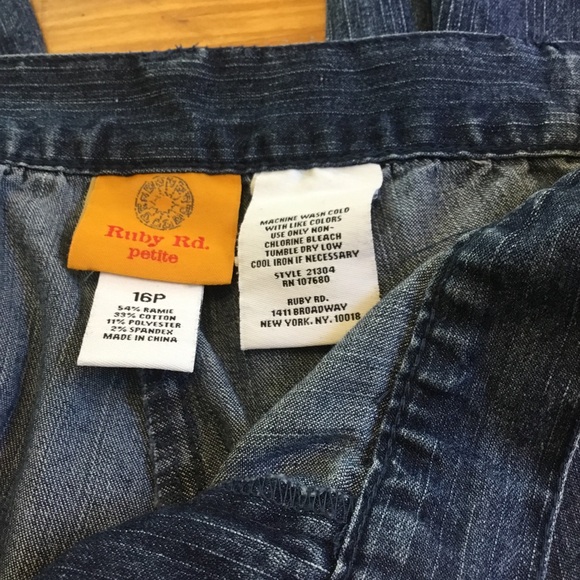 Size 16 P Capris, Ruby Rd. - Picture 4 of 6